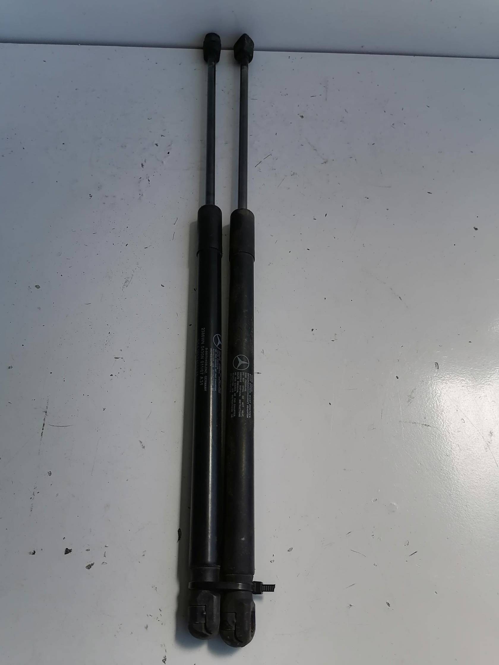 Asta ammortizzante portello post. dx.